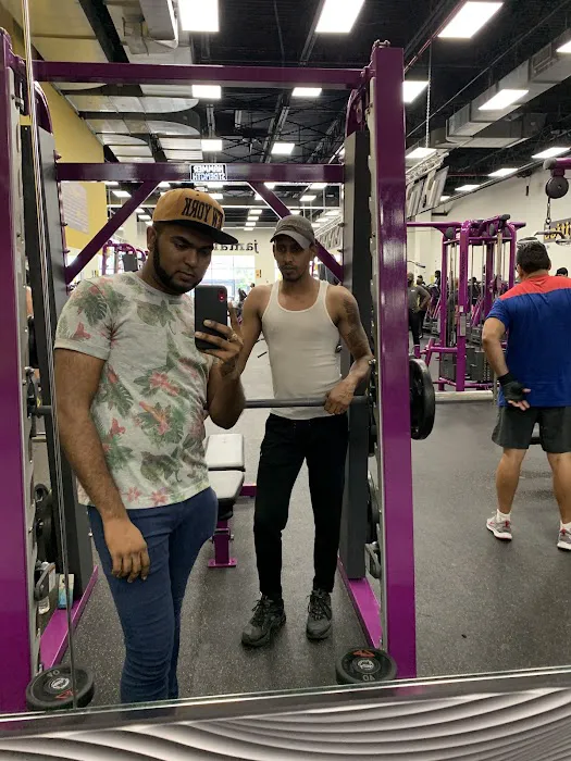 Planet Fitness Picture 10