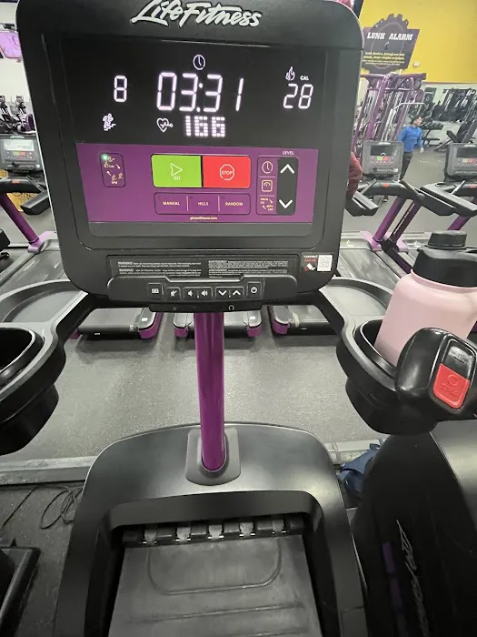 Planet Fitness Picture 9