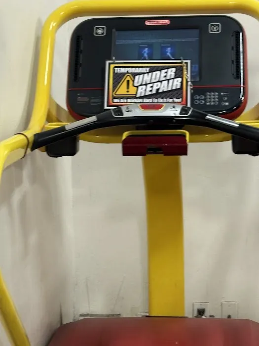 Retro Fitness Picture 3