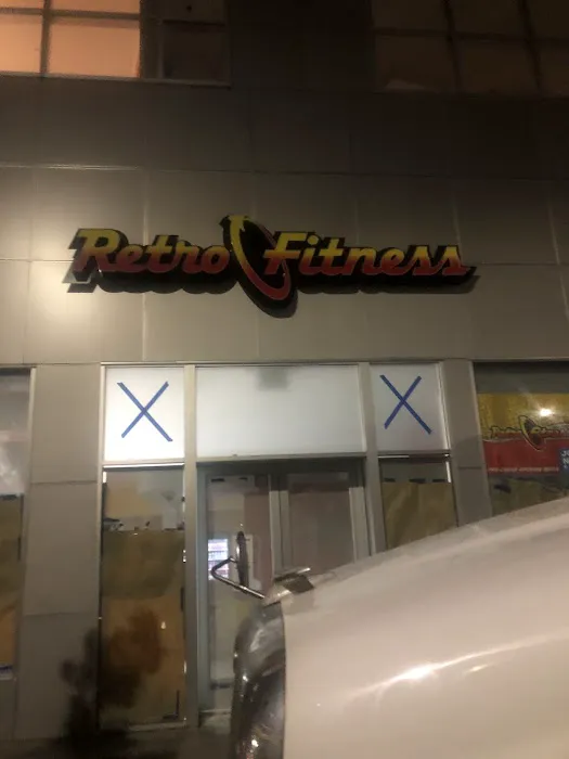 Retro Fitness Picture 1