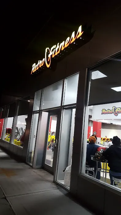 Retro Fitness Picture 8
