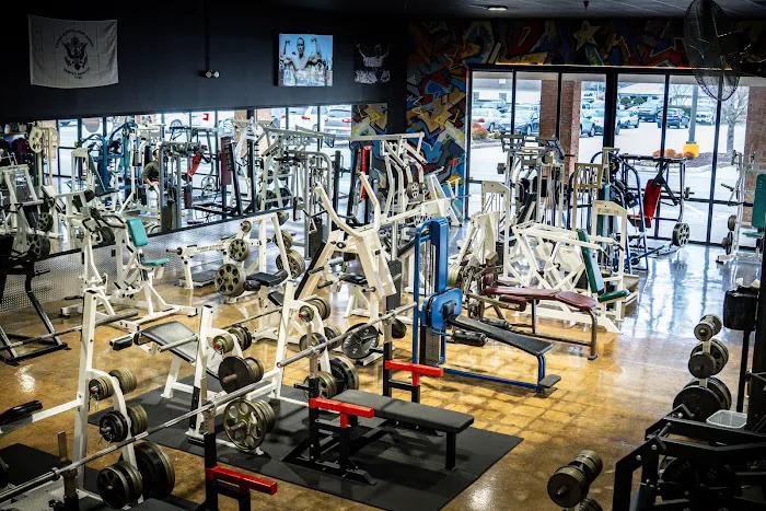 Colonial Iron Gym Picture 5