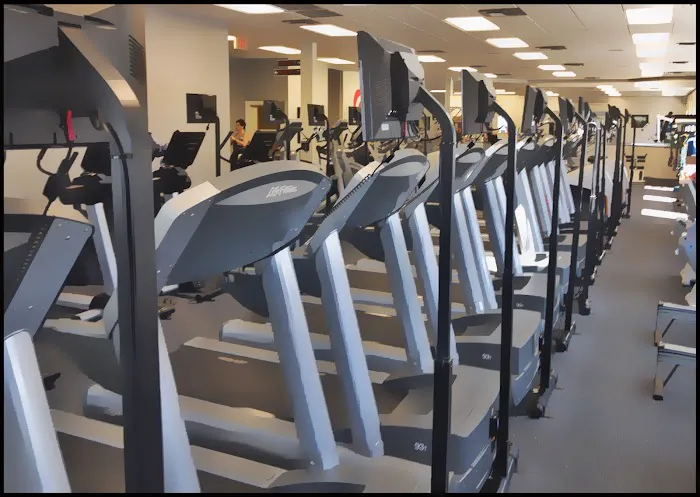 Iron-Bound Gym Picture 6
