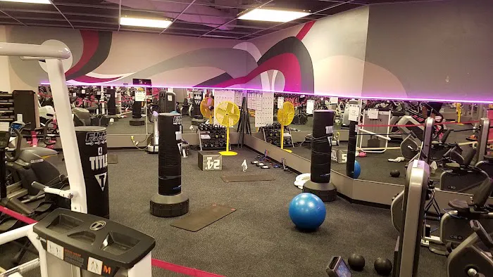 Ladies Super Fitness North Canton Picture 2