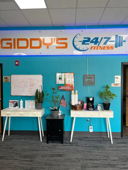 Giddy's 24/7 Fitness Picture 6