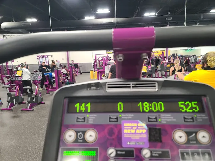 Planet Fitness Picture 7