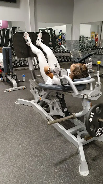 Crunch Fitness Picture 7