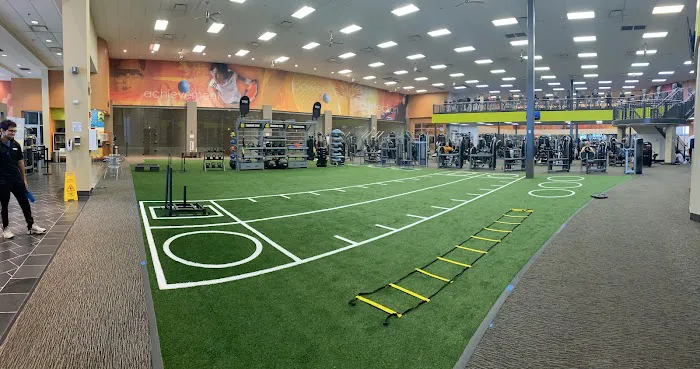 LA Fitness Picture 8