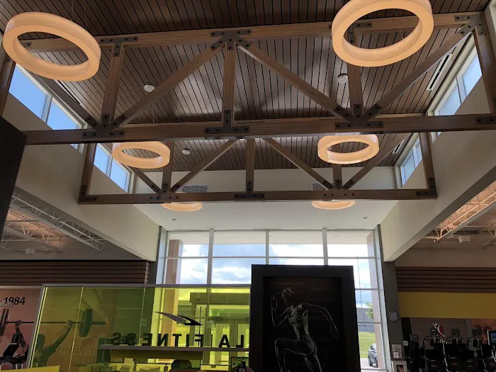 LA Fitness Picture 9