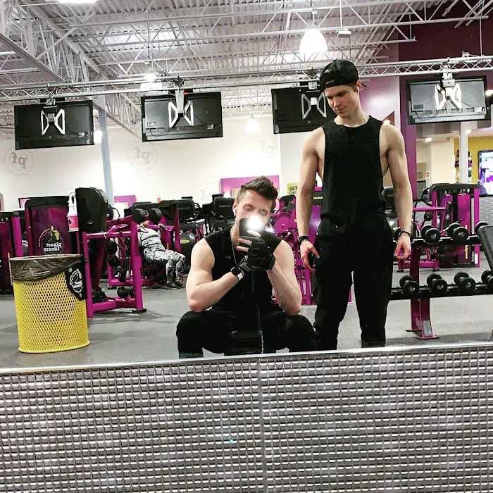 Planet Fitness Picture 7