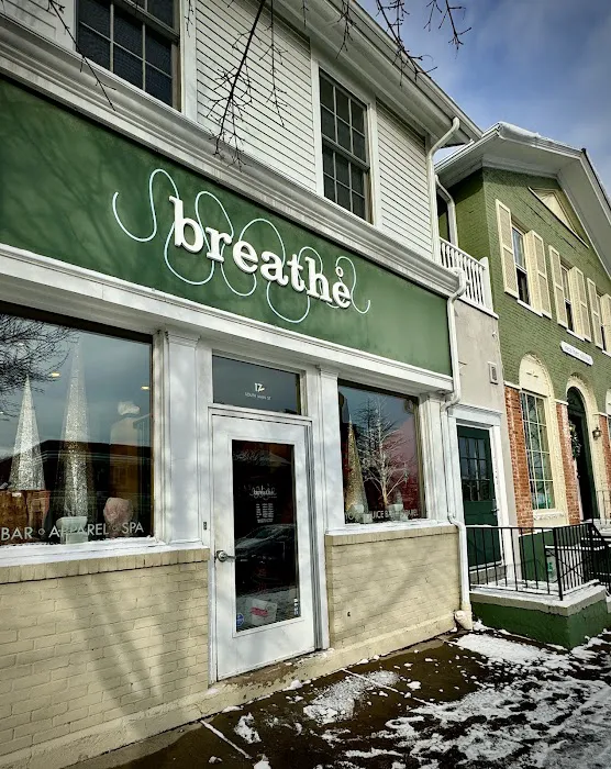 breathe yoga & juice bar Picture 6