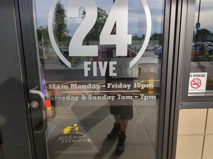 Planet Fitness Picture 8