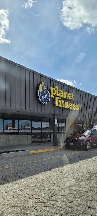 Planet Fitness Picture 9