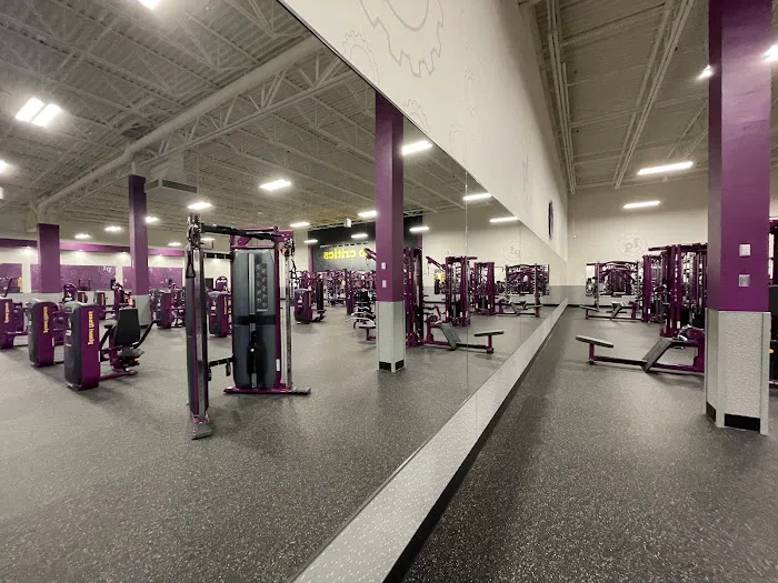Planet Fitness Picture 9