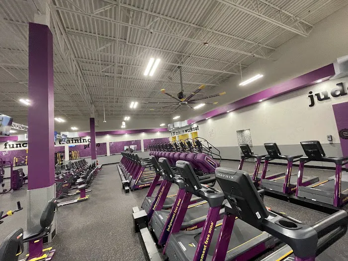 Planet Fitness Picture 10