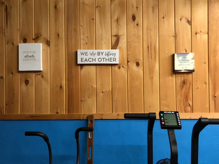 Smitty's Garage Gym Picture 5