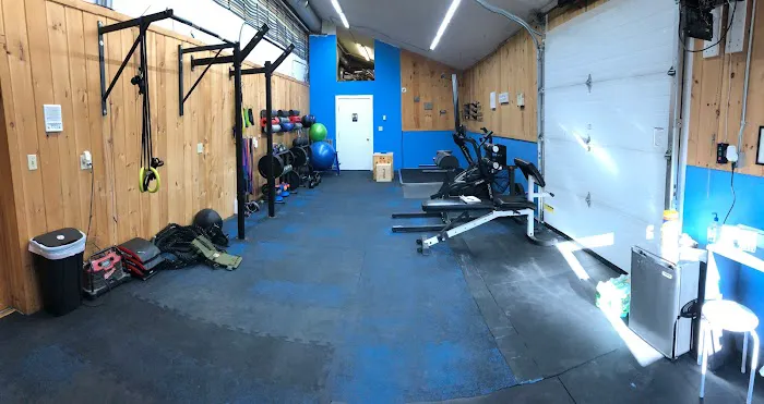 Smitty's Garage Gym Picture 4