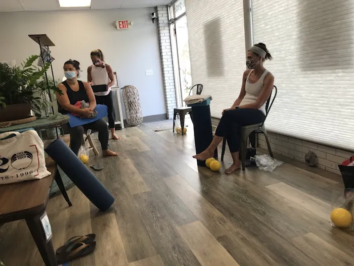 SWEAT Power Yoga Picture 8