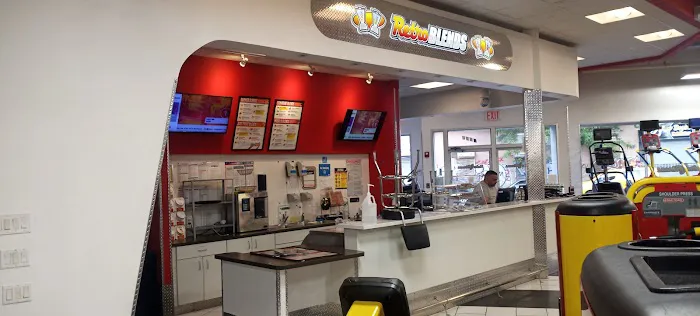 Retro Fitness Picture 1
