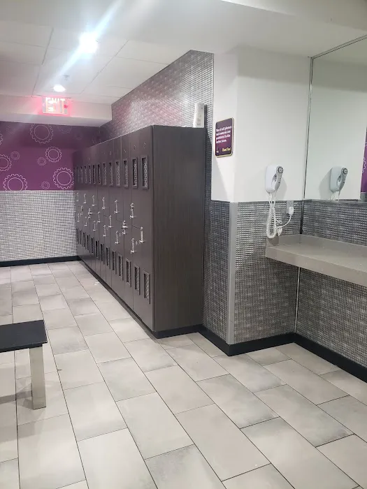 Planet Fitness Picture 9
