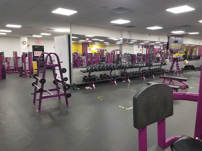 Planet Fitness Picture 8