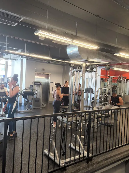 Blink Fitness Hunts Point Picture 6