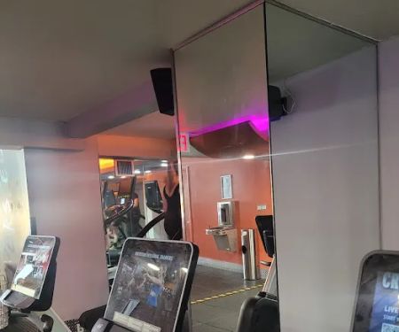 Crunch Fitness - 81st Street