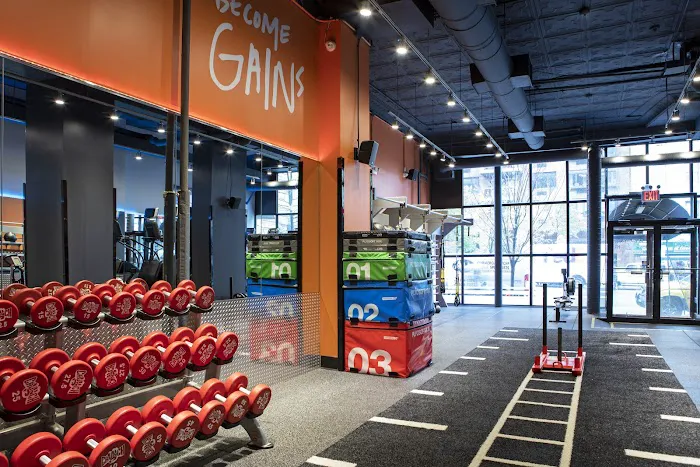 Crunch Fitness - 81st Street Picture 5