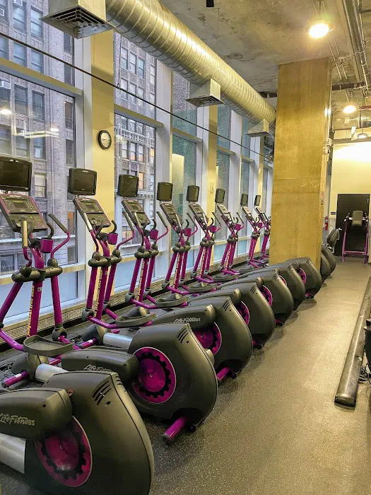 Planet Fitness Picture 8