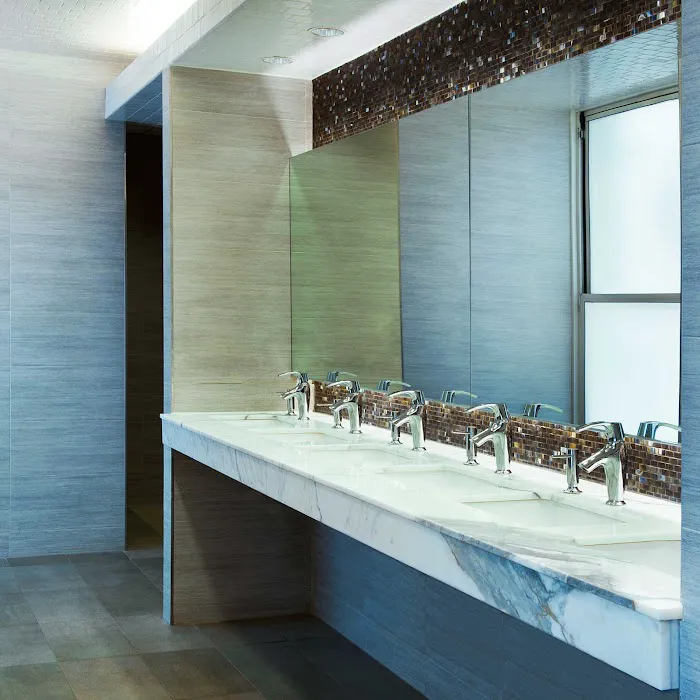 Equinox East 85th Street Picture 5