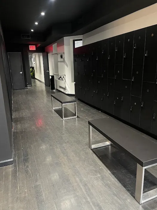 Y7 Studio Upper East Side Picture 1