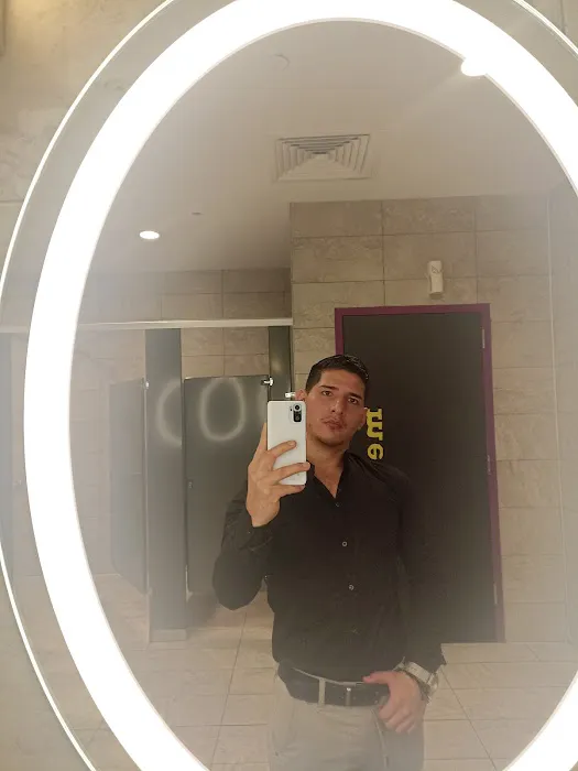 Planet Fitness Picture 2
