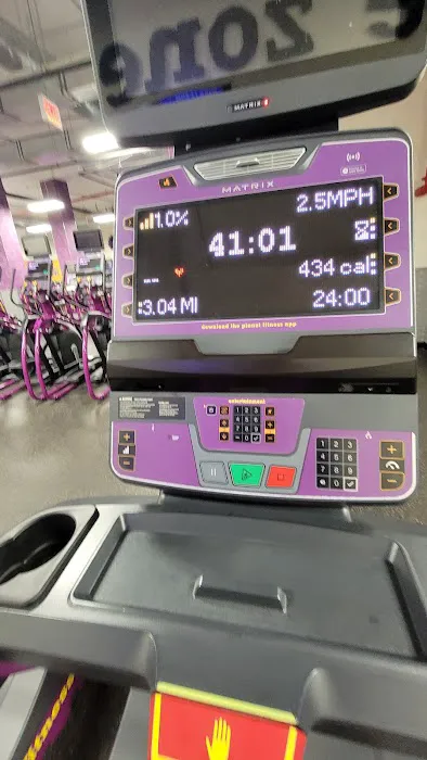 Planet Fitness Picture 8