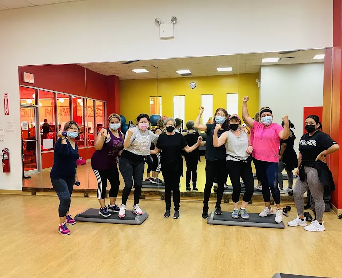 Retro Fitness Picture 7