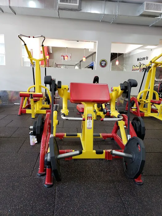 Retro Fitness Picture 5