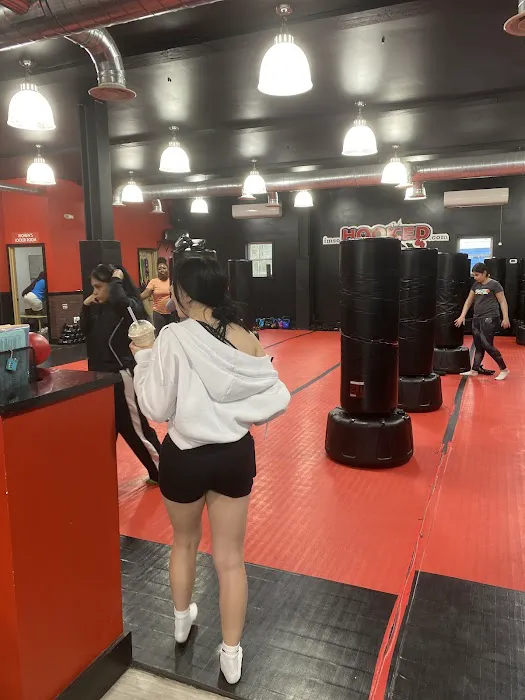 Hooked Kickboxing Picture 4