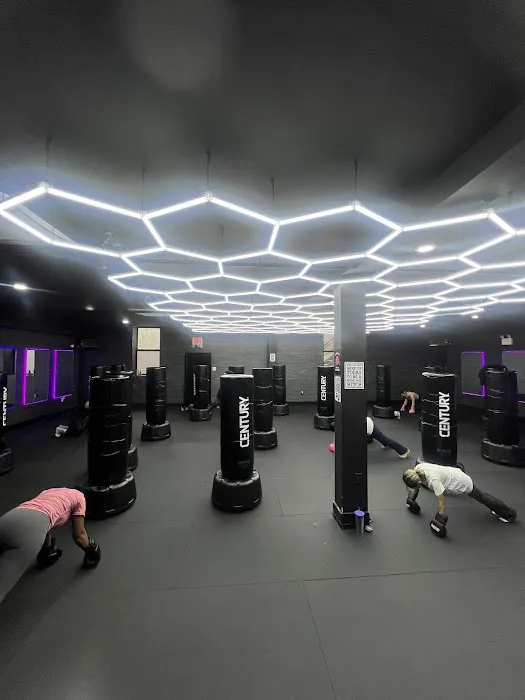 Hooked Kickboxing Picture 3