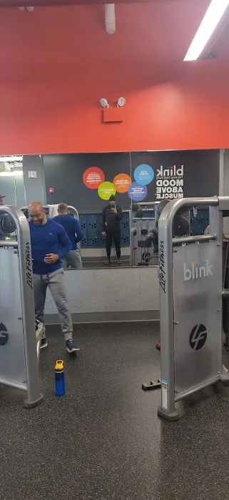 Blink Fitness Valley Stream Picture 2