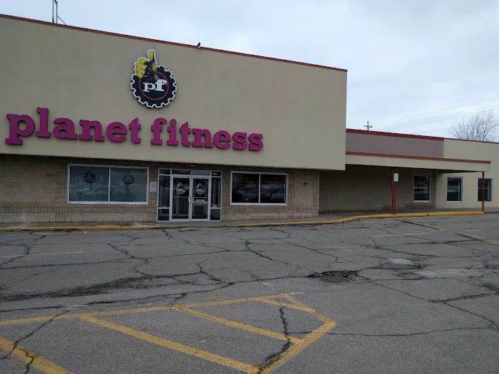 Planet Fitness Picture 8