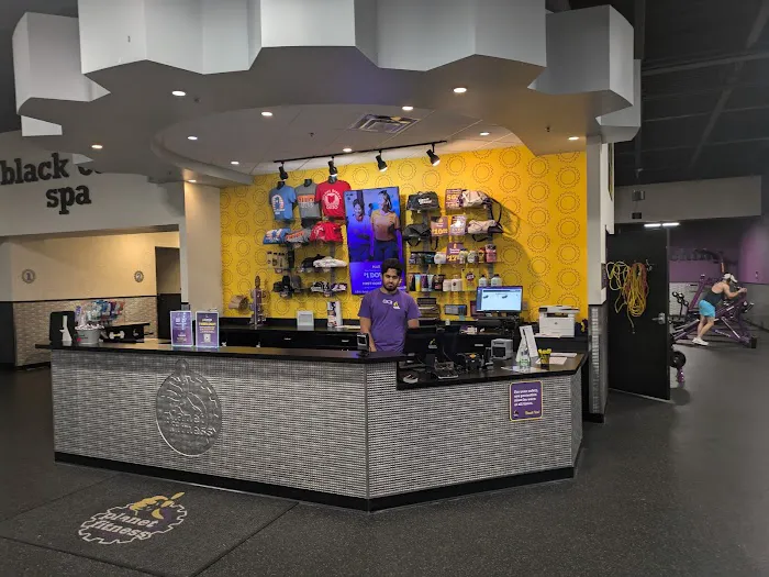 Planet Fitness Picture 10