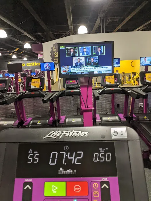 Planet Fitness Picture 6