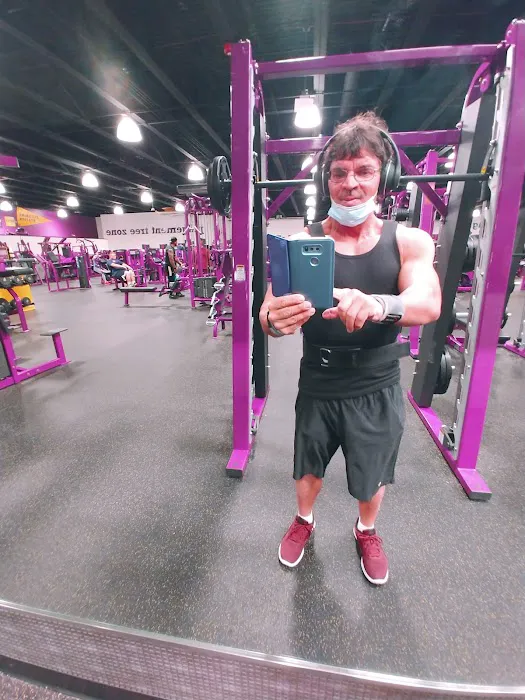 Planet Fitness Picture 10