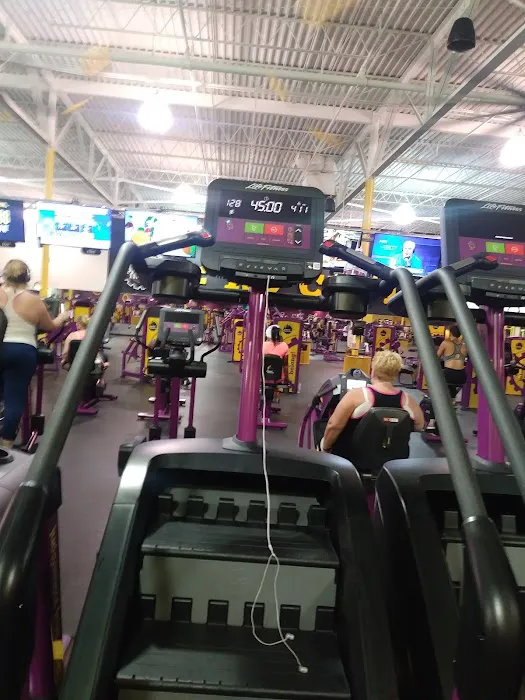 Planet Fitness Picture 8