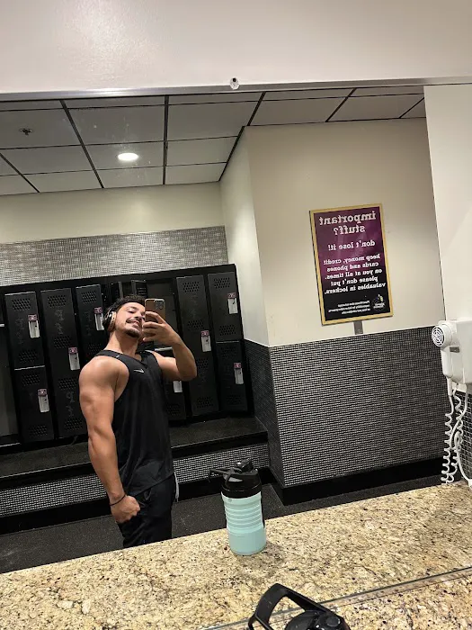 Planet Fitness Picture 1
