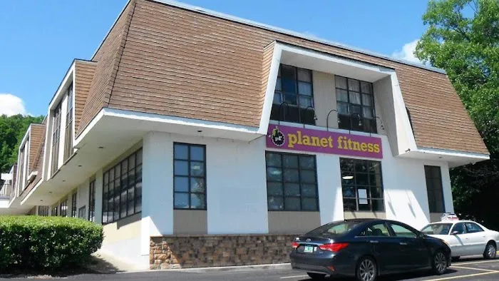 Planet Fitness Picture 5