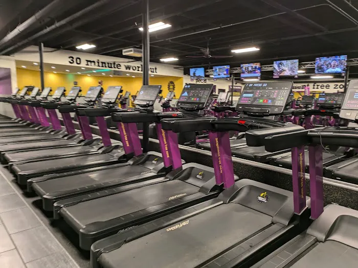 Planet Fitness Picture 10