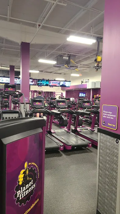 Planet Fitness Picture 6