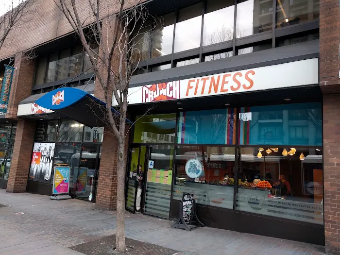 Crunch Fitness - 59th Street Picture 4