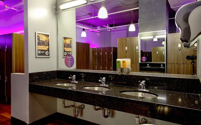Crunch Fitness - 59th Street Picture 7