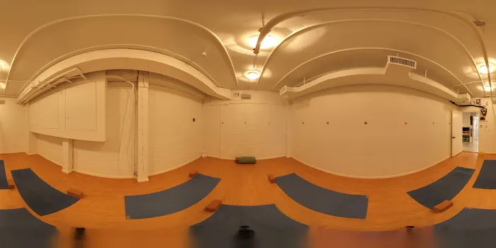 Yoga 216 Picture 2